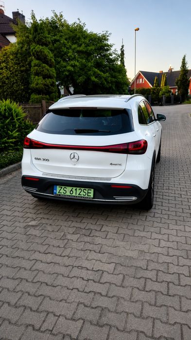 Mercedes EQA 300 4MATIC