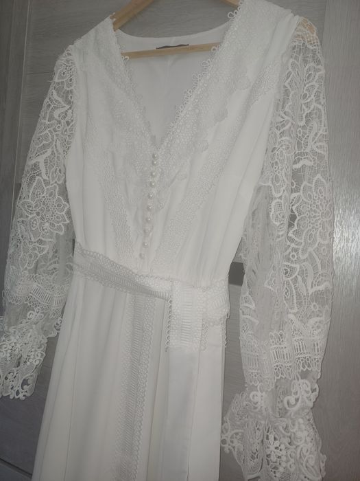 Сукня біла довга святкова