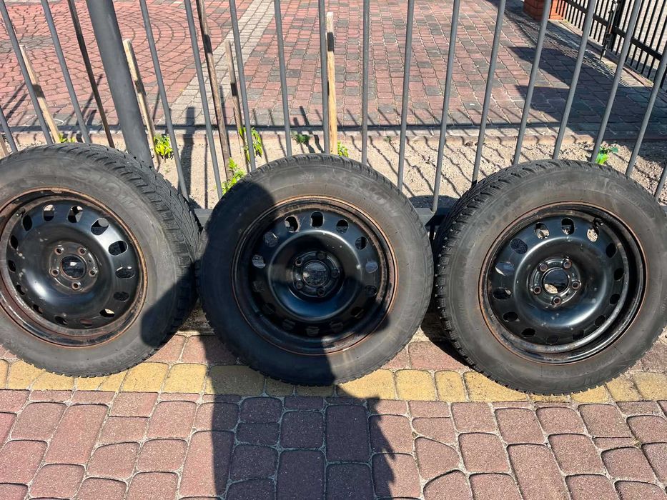 Opony zimowe z felgami stalowymi 205/60 R16 5X108 ET44 + śruby w gratisie