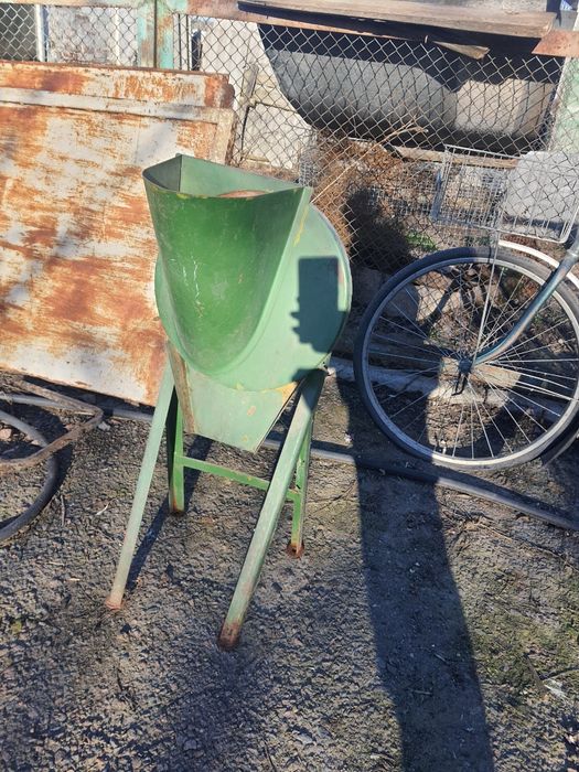 Корморізка в гарному стані