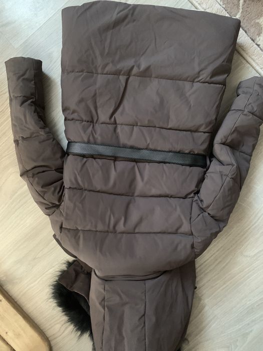 Куртка на дівчинку 128