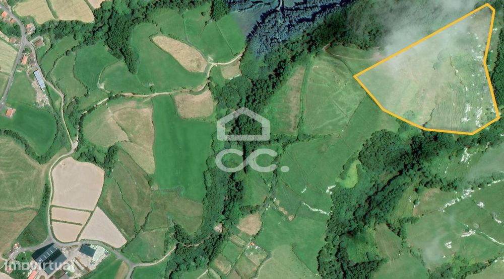 Terreno com 36.620 m2 - Ginetes - Ponta Delgada