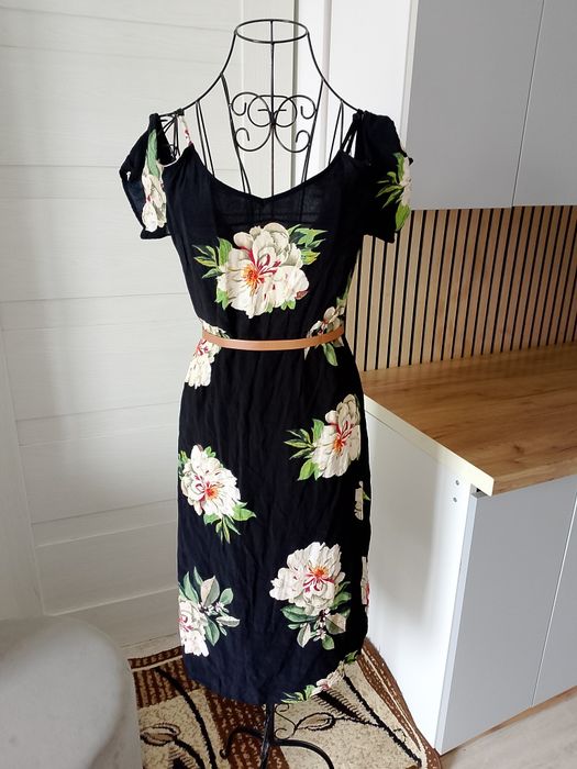 Czarna sukienka midi w duże białe kwiaty, vintage look L 40