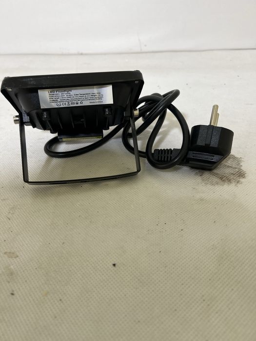 LED Floodlight 20W – Ciepła Barwa, IP65