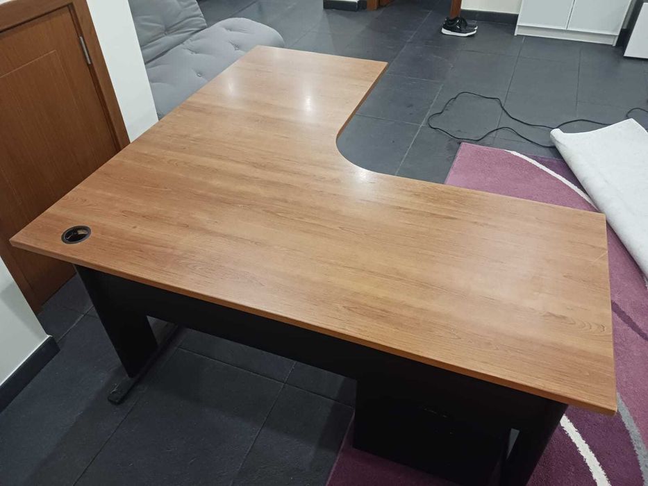 Mesa escritorio com gaveta