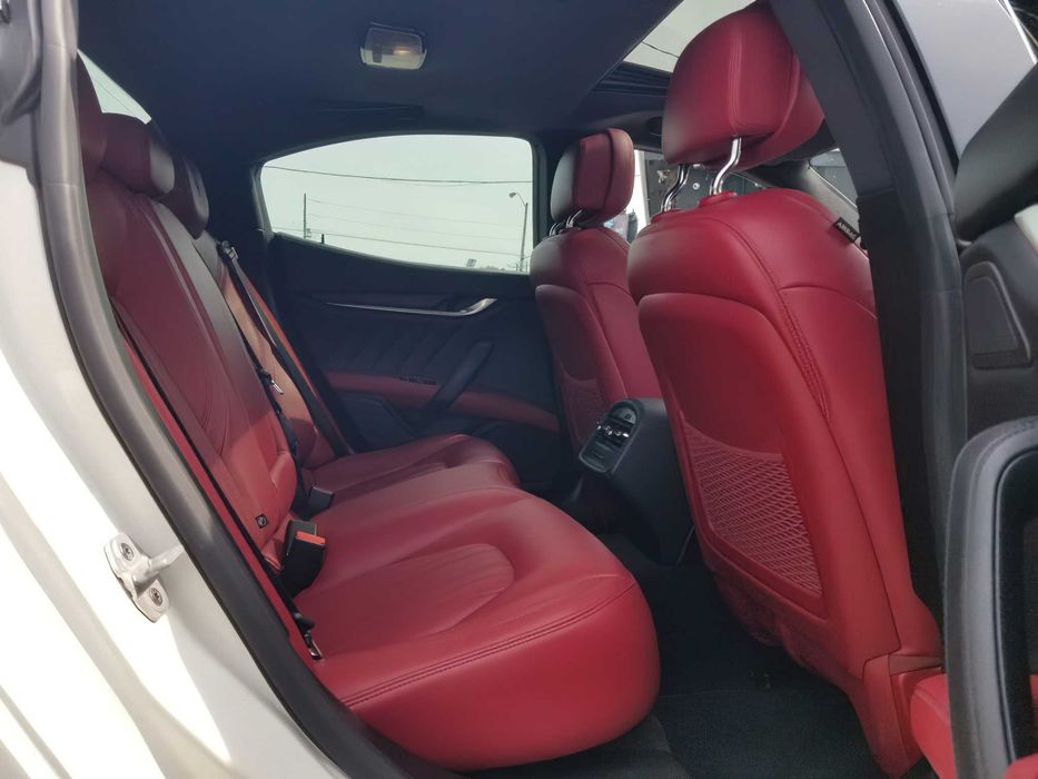 Maserati Ghibli      2019