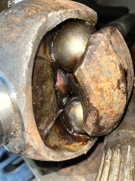 Поворотні кулаки Газ66 ЗІЛ131 з малим напрацюваннням