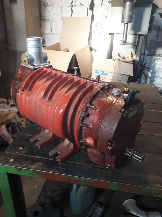 Beczkowóz. Pompa HERTELL KD 10000.