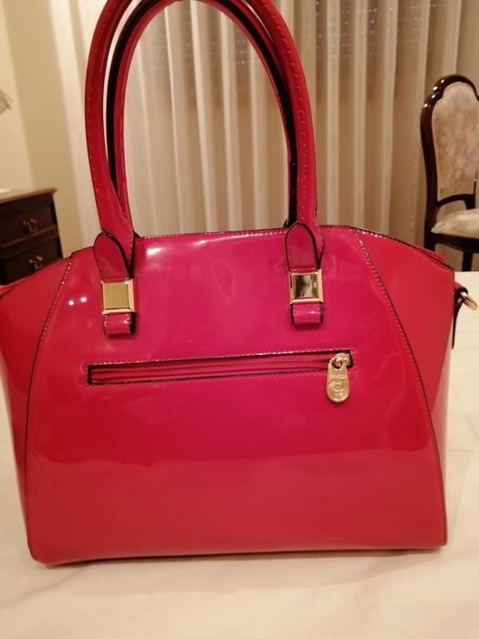 Carteira vermelha em pele