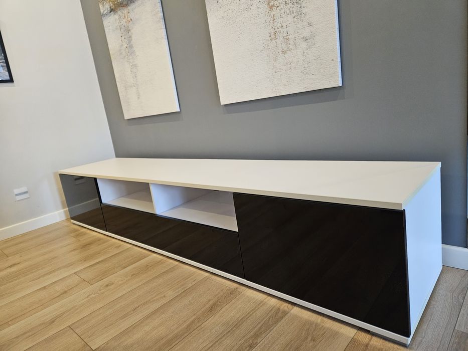 Szafka rtv ikea biało czarna połysk