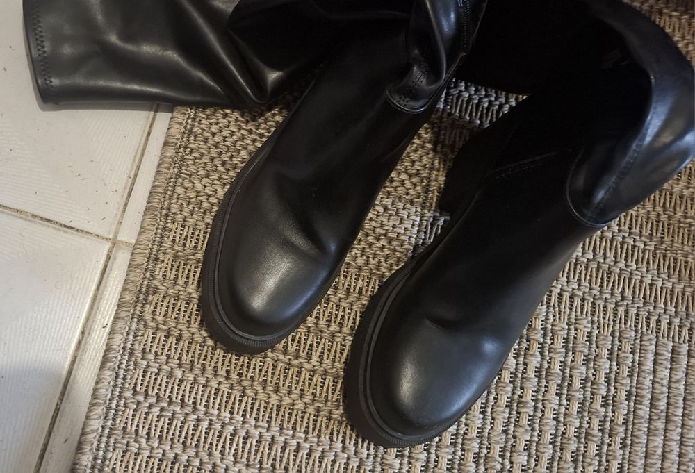 Botas pretas de cano alto – como novas