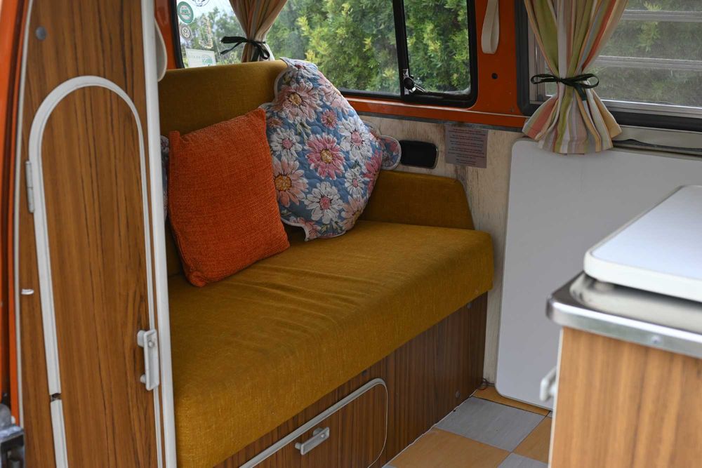 Volkswagen T2 Pão de Forma Bay Window 1973 - Motor Totalmente Reconstruído - Teto Westfalia