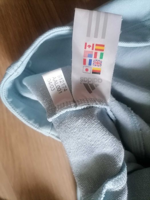 Błękitna bluza adidas