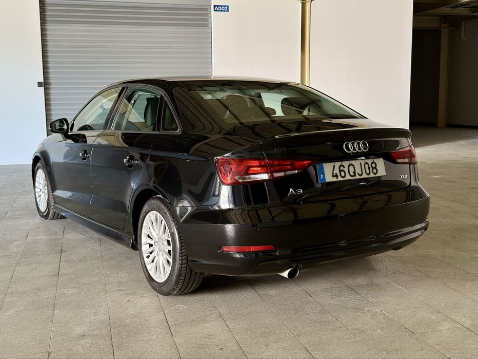 Desde 134€ por mês Audi A3 Limousine / 1.6 TDI / 2015 / 240,000Km / Poss Retoma foto 4