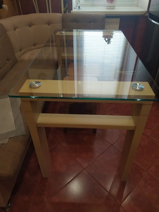 Стіл кухонний склянний