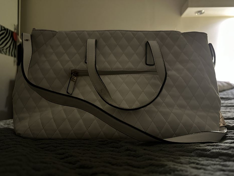 Torebka CARPISA biała pojemna elegancka