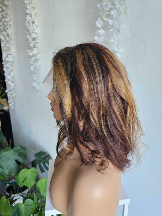 Peruka Vera z włosów naturalnych brąz z pasemkami ciepły blond
