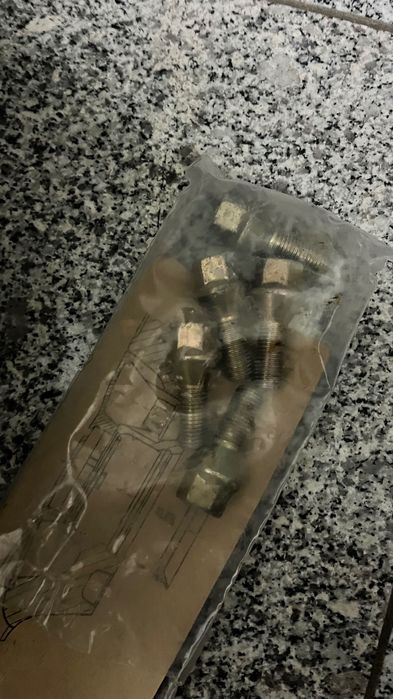 Jantes originais BMW 15" 7J 5x120 em estado imaculado + porcas