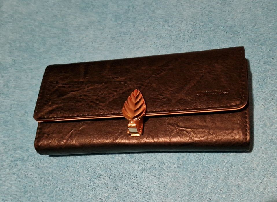 Sprzedam elegancki portfel damski