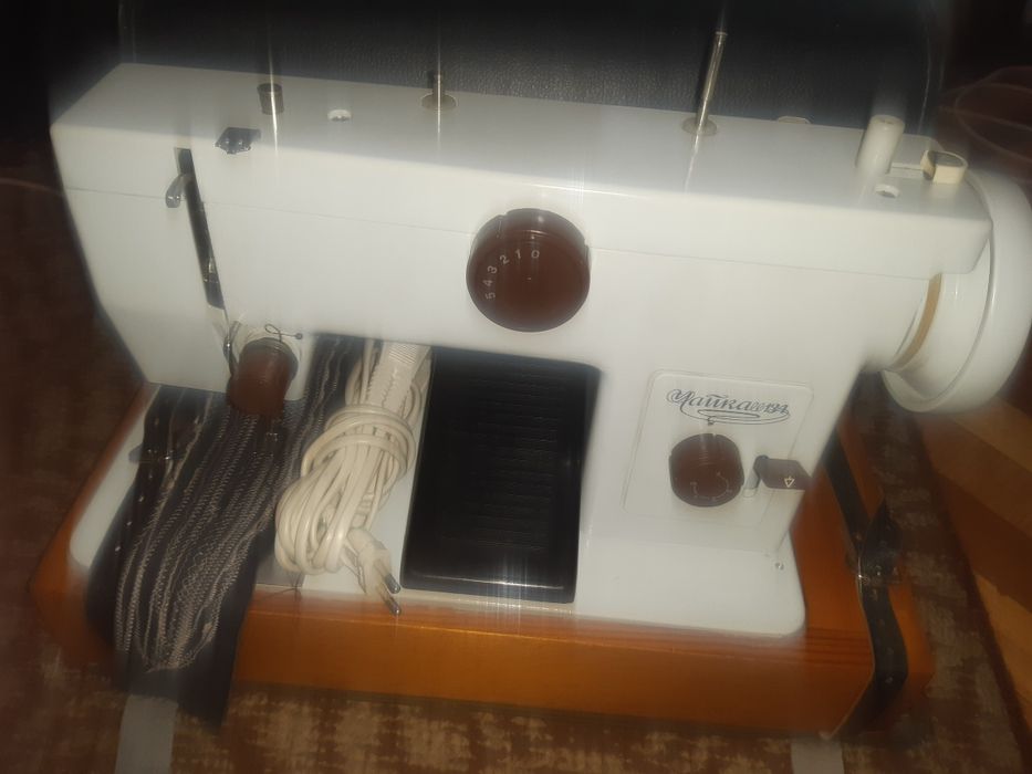 Швейна машинка Чайка