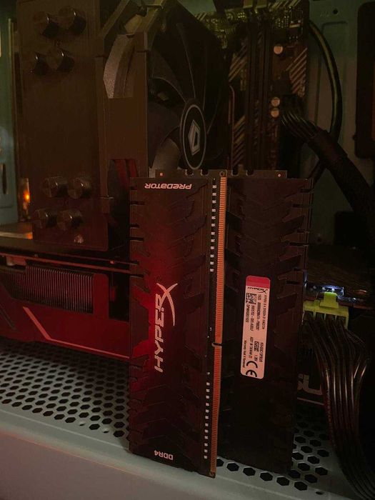 Оперативна пам'ять Kingston HyperX Predator DDR4 16 GB 2x8