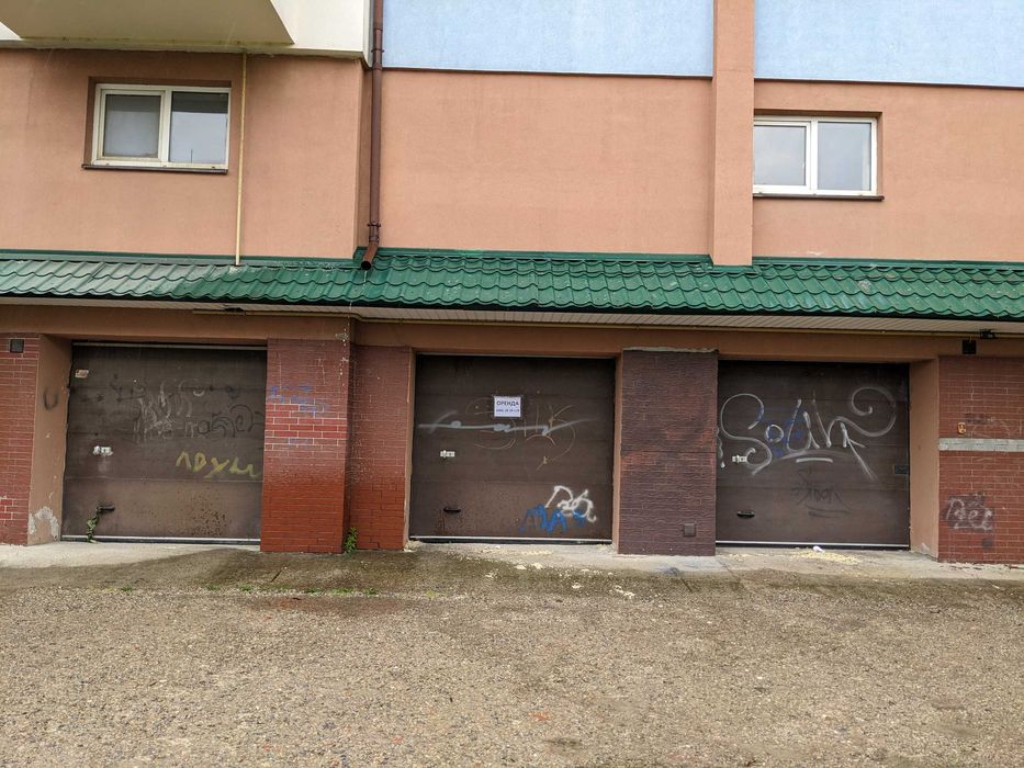 Оренда гаража в будинку Хіміків 4Б
