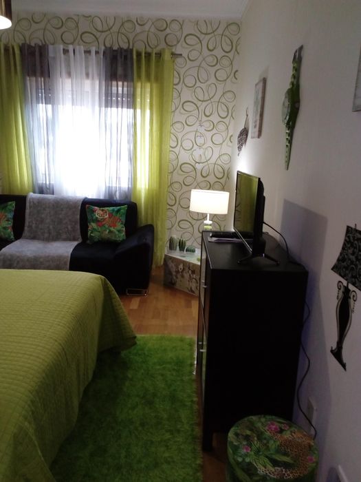 Quarto para alugar, disponível disponível 28 deste mês, ambiente sossegado.