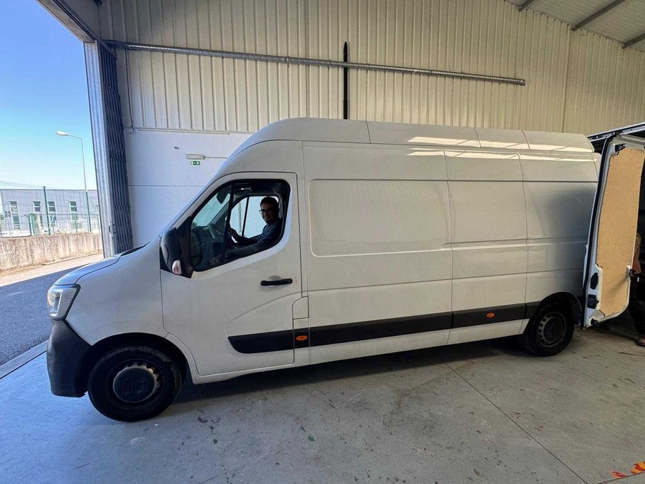 Aluguer Carrinhas de Mercadorias com condutor/ajudante