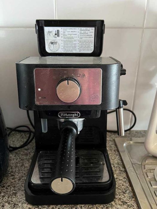 Máquina de café espresso Delonghi, sistema Capuccino, 15 bar.