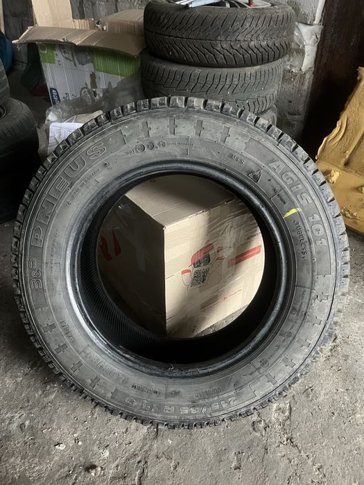 Резина 215/65 R16 C 2025 року Pneus