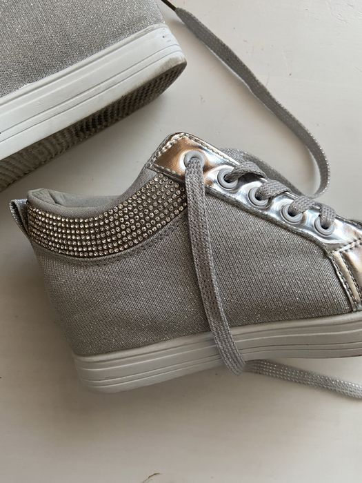 Sneakersy srebrne rozm 39