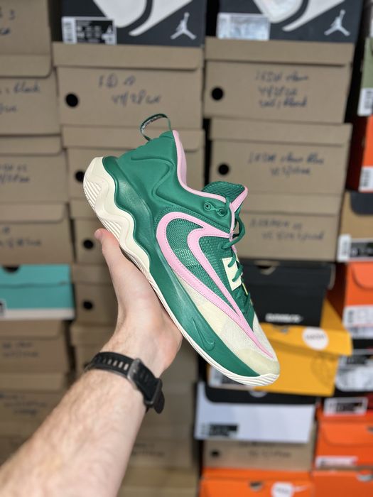 Нові оригінальні баскетбольні кросівки Nike Giannis Immortality 3 49.5