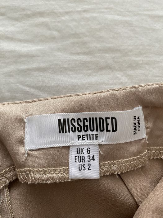Satynowa krótka sukienka r.34/36 Missguided