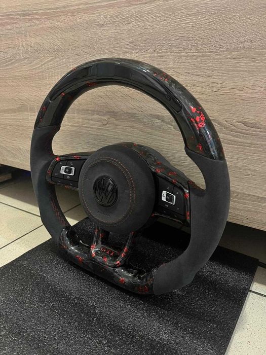 Volante VW Carbono com LED Display | Golf GTI / R (MK5 MK6 MK7 MK8)