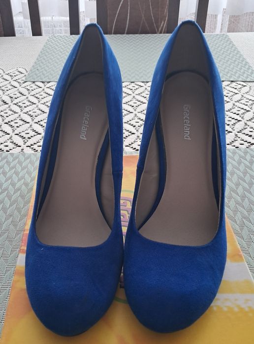 Sprzedam buty na słupku