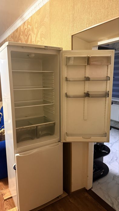 Продам холодильник Атлант