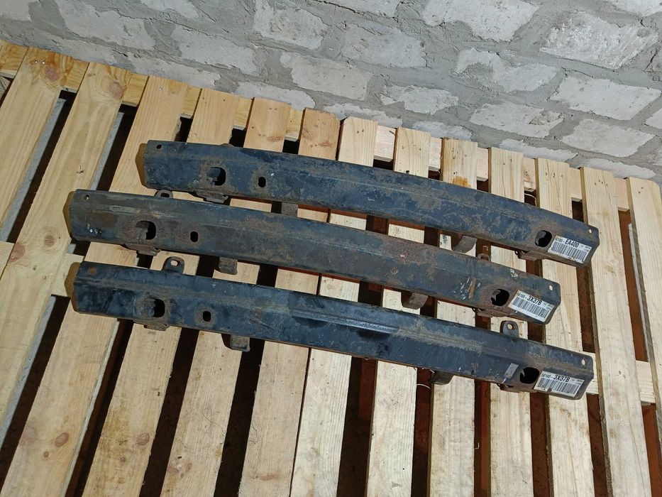 Підсилювач усилитель бампера Nissan Navarа D40 Pathfinder R51 навара