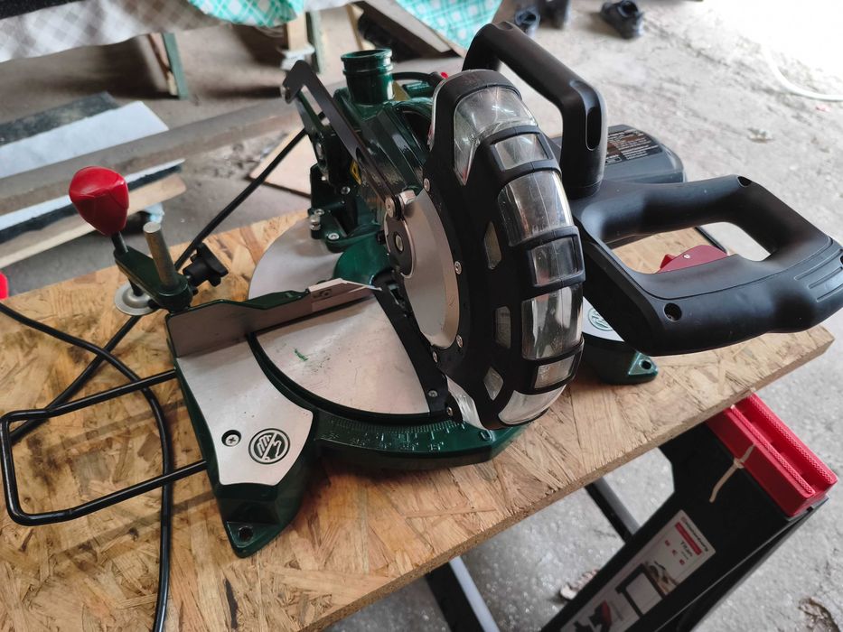 Pilarka ukosowa Parkside PKS 1500 B3, 1500W + TARCZE