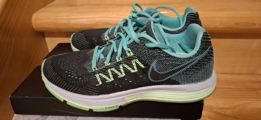 Buty sportowe/biegowe.