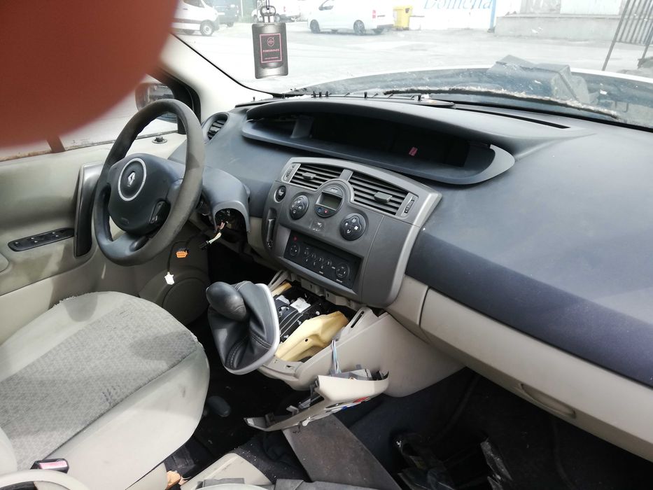 Renault Scenic II 1,9 DCI 2005r- Klapa tył i inne  części