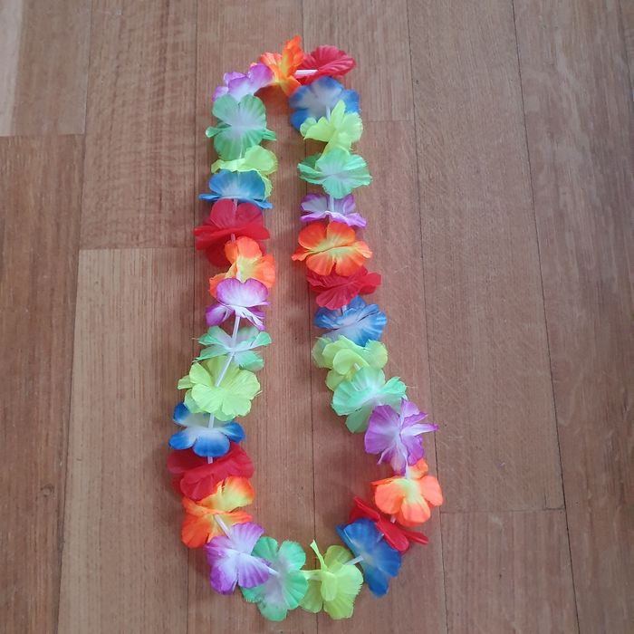 Wianek hawajski na szyję