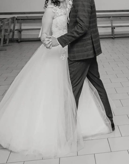 Весільна сукня