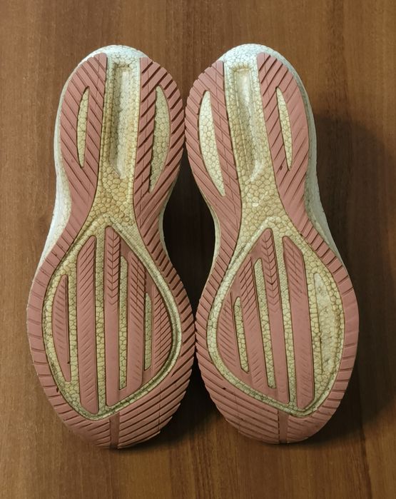 Кросівки спортивні чоловічі бігові Saucony Triumph 20 42.5 розмір