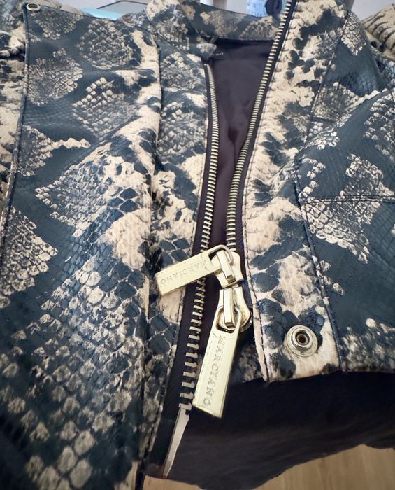 Oryginalna kurtka Marciano by Guess w efektownym wzorze python / snakeskin.