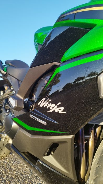 Kawasaki ninja 1100sx SE performance tourer
