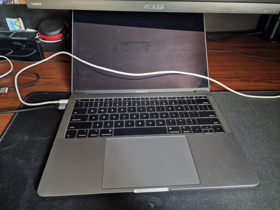 Sprzedam MacBook pro 2017. OPIS