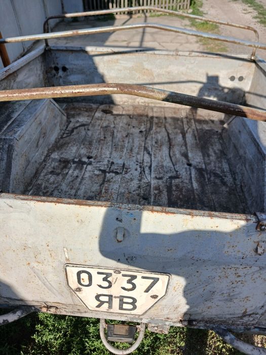 Продам три причепи до легкового автомобіля а гарному стані,один алюмінівий .торг