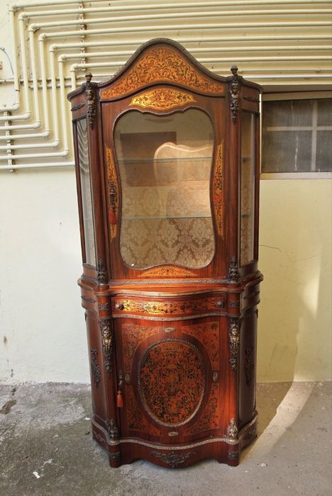 Вітрина в стилі Boulle