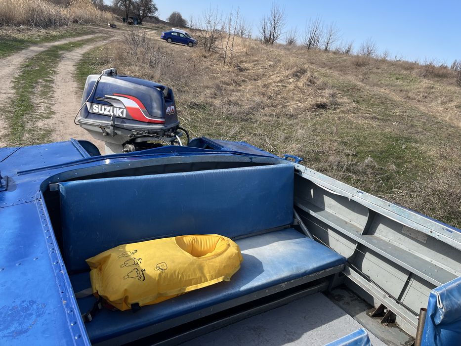 Моторний човен Прогрес 2 в хорошому стані
