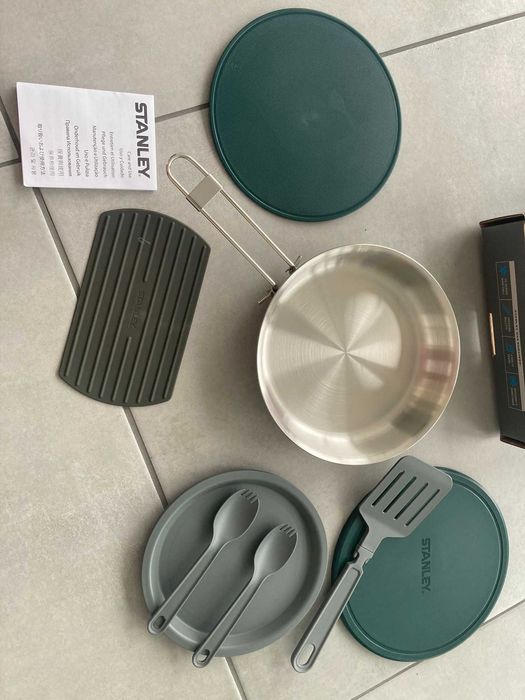 Patelnia turystyczna STANLEY + zestaw sztućców